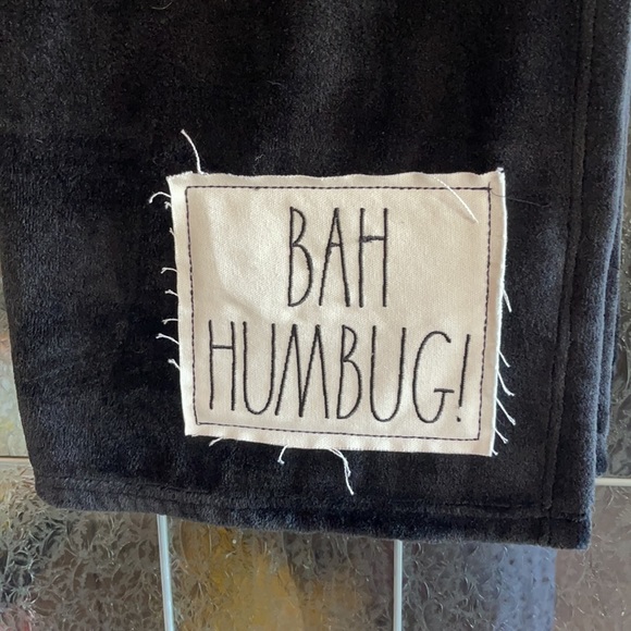 Rae Dunn - BAH HUMBUG! - blanket - Picture 2 of 3